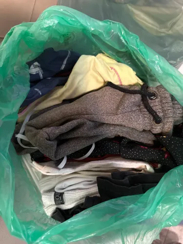 Saco de roupas para doação 