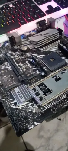 Placa mãe AM4 b550M Leia a descrição