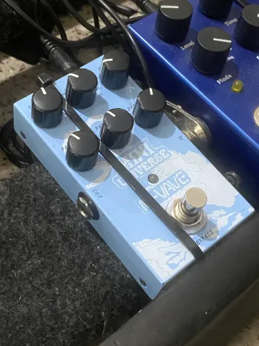 Mini universo Mvave - Pedal de Reverb para Guitarra