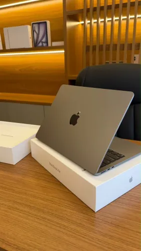 MacBook Air M2 - 256GB - Seminovo - Garantia Apple - Loja física