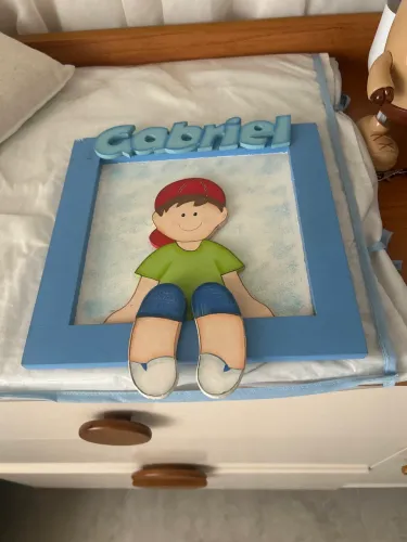 Placa nome Gabriel em madeira feita à mão
