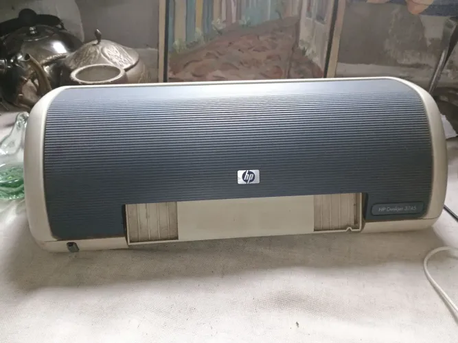 Antiga Impressora HP Deskjet 3745 - No Estado / Para Peças ou Decoração