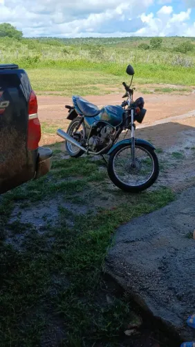Vendo uma moto Titan 2001