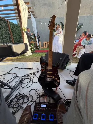 Guitarra TAGIMA + Pedaleira BOSS GT-1 em até 12x