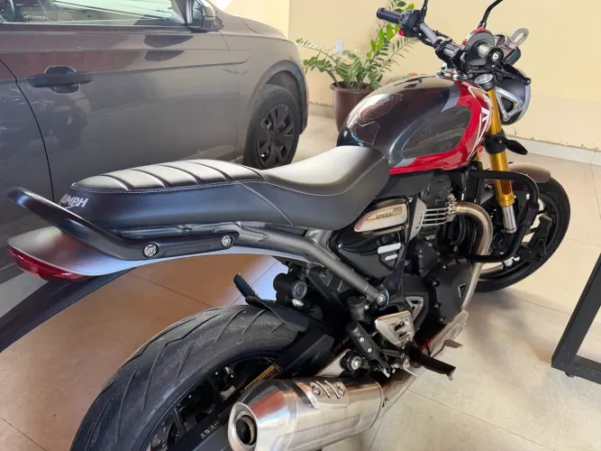 TRIUMPH SPEED 400 2025 ? SEMINOVA E IMPECÁVEL