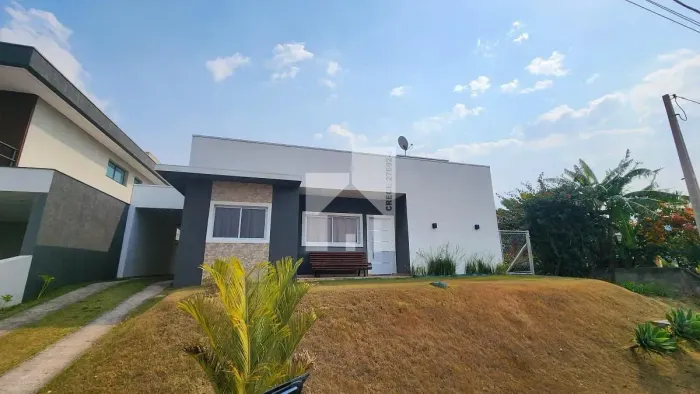 Casa com 4 dormitorios à venda, 525m² de terreno, Condomínio Residencial Lagos de Jarinu,