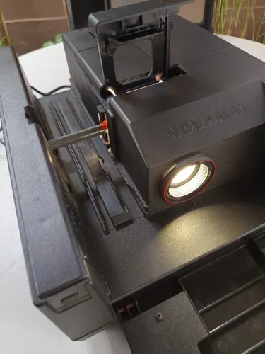 Projetor de Slides Vintage Braun Novamat 515 AF-M Monitor
