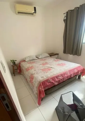 Cama de madeira maciça