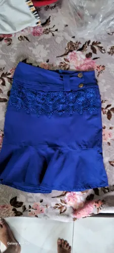 Vendo saia e vestido   saia 40 reas  vestido 55 