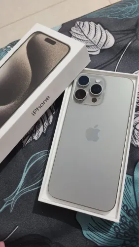 Vendo iPhone 15 pro Max 