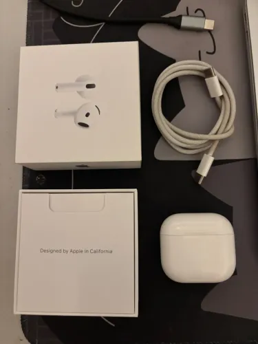 AirPods 4 (versão sem cancelamento de ruído)
