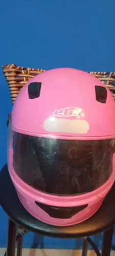 Vende - se capacetes