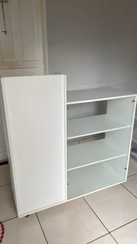 VENDE-SE VITRINE SEMINOVA