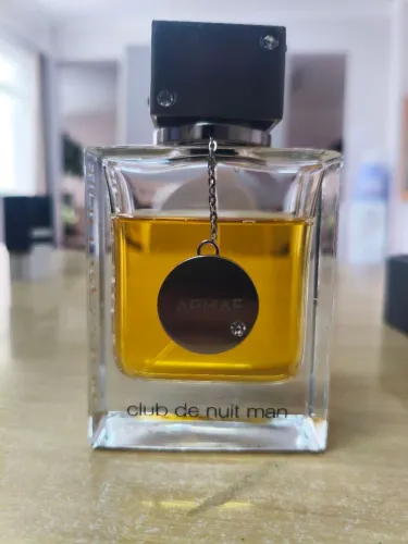 Club de Nuit Man tradicional