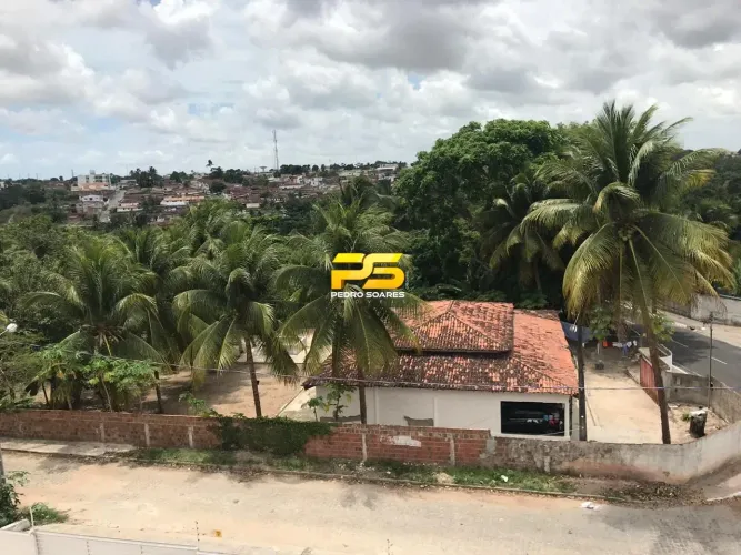 Casa com Terreno Amplo à Venda  Jaguaribe, João Pessoa REF: CA0202