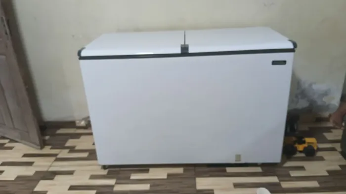 Vende - se esse frezzer.