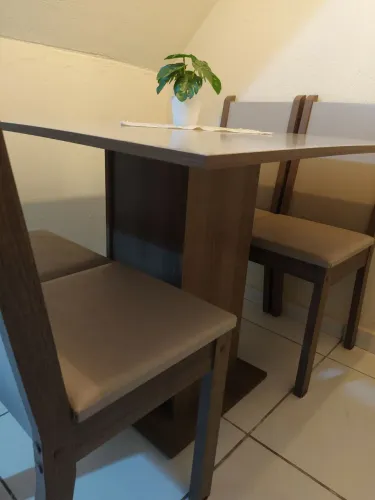 Mesa 90cm + 4 cadeiras