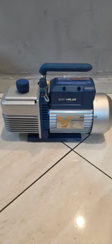 Bomba de Vácuo Profissional EOS 6CFM Duplo Estágio Bivolt + óleo lubrificante