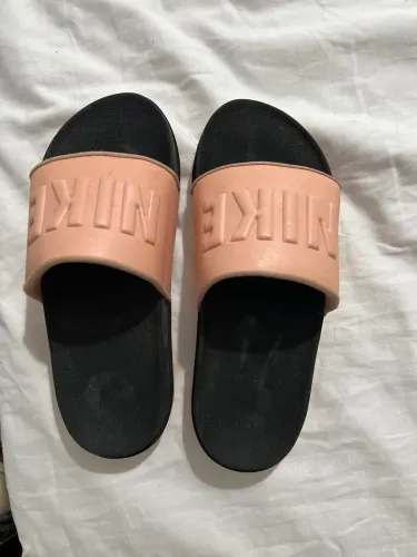 Chinelo slide nike 35