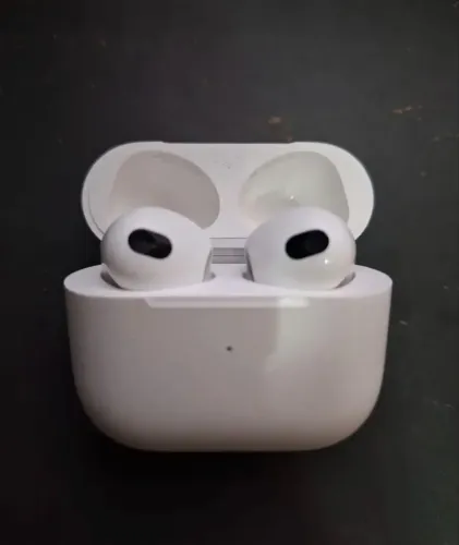 Apple AirPods 3a Geração Original + Estojo de recarga (novo)