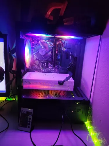 Pc gamer com defeito o defeito e que o ssd nao ta funcionando mas e so troca roda jogo