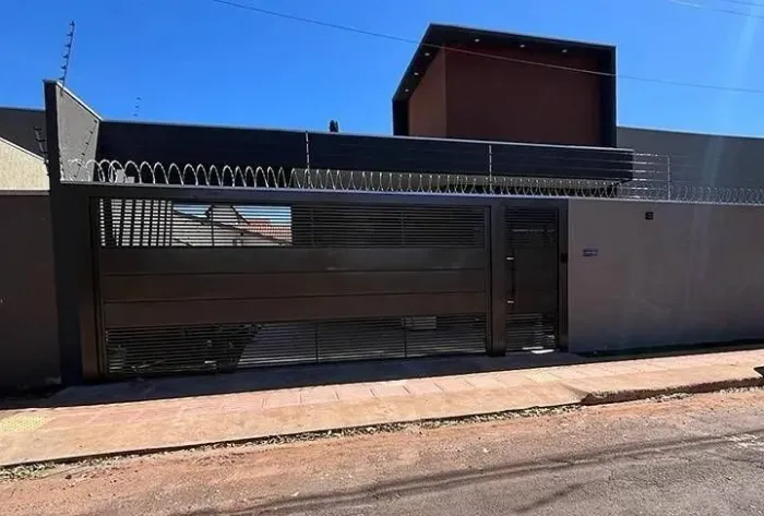 Casa com 3 quartos à Venda, Vila Rica - Campo Grande