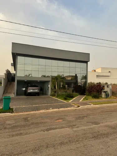 Casa em Condomínio 4 Quartos