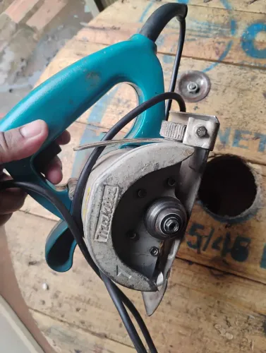 Vendo cerra mármore Makita