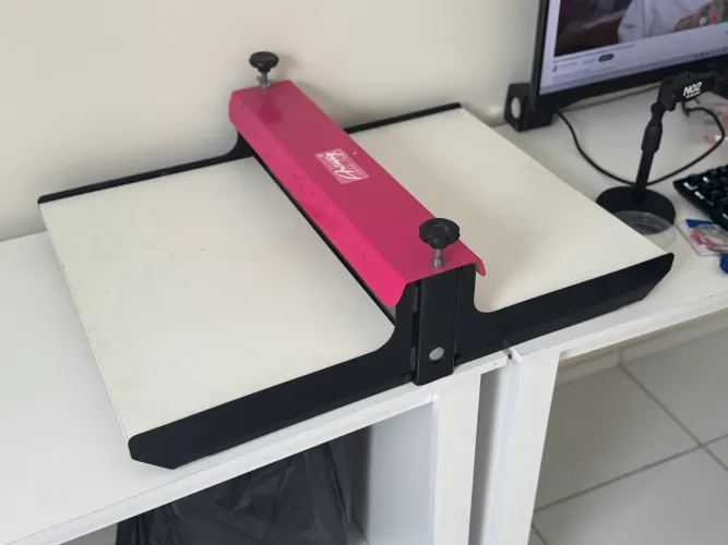 Máquina de corte e vinco