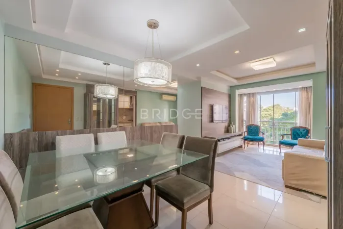 Apartamento mobiliado 3 dormitórios e 2 vagas em Passo da Areia - Porto Alegre - RS