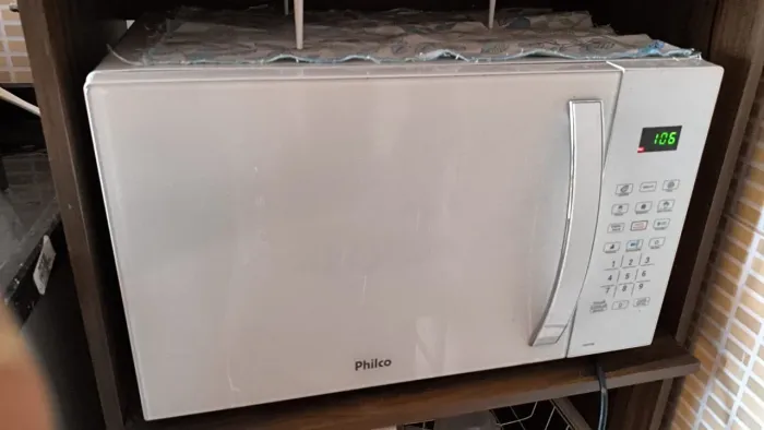 37 litros microondas philco PM037BB branco 127V novo em perfeito estado