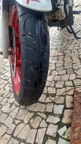 - Moto CB Twister 250: Acompanha Qualidade Honda