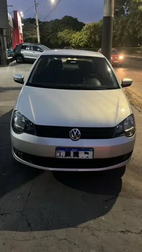 Volkswagen Polo Sedan 1.6 MI Total Flex 8V 4P 2013