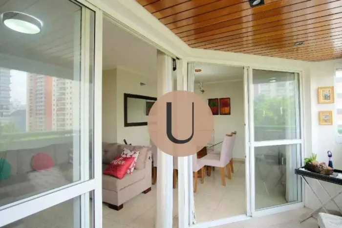 Vale a pena visitar: Apartamento Reformado à venda com 95m², 4 dorm.(1 suíte), 2 vagas e s