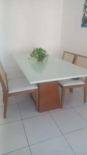 Mesa de madeira de grande qualidades 