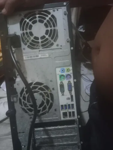 Gabinete Hp com marcas de uso