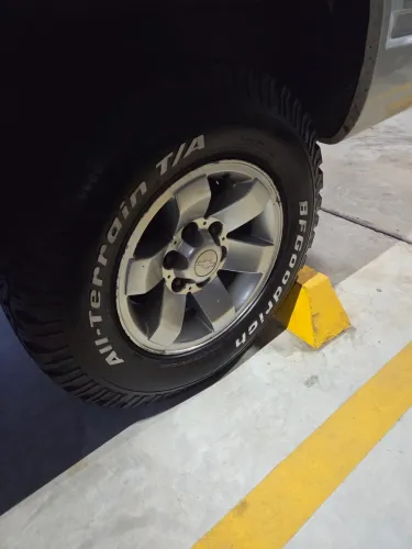 Pneu BFGOODRICH ALL-TERRAIN T/A KO 245/70R16