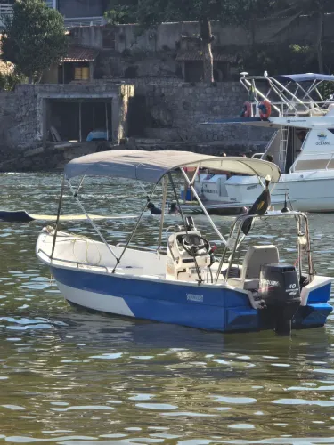 Lancha Sharkboat 