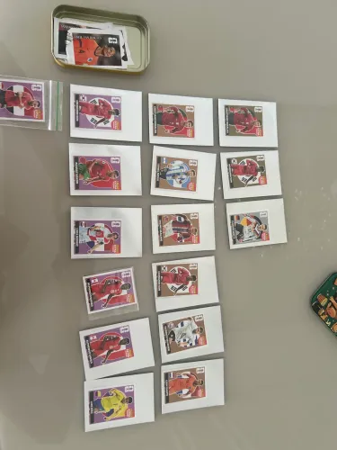 EXTRAS! Figurinhas Legends Avulsas.