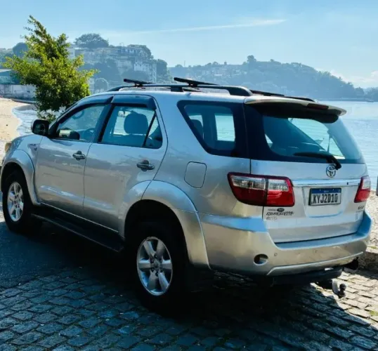 Toyota Hilux SW4 SRV D4-d 4X4 3.0 TDI Dies. AUT 2009