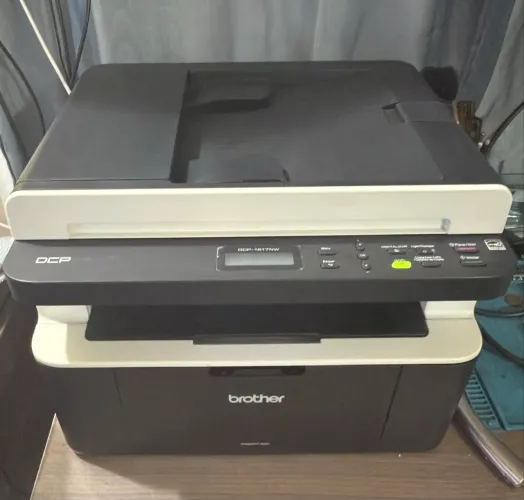 Impressora Multifuncional Brother DCP 1617NW c/ rede e Wi-Fi