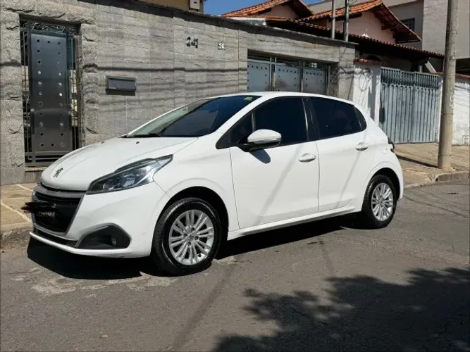 Peugeot 208 Active 1.2 Flex 12V 5P Mec. 2017