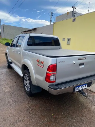 Toyota Hilux CD SRV D4-d 4X4 3.0 TDI Diesel AUT 2012