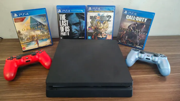 PS4 Slim 500GB Usado + 2 Controles + 4 Jogos + Cabos