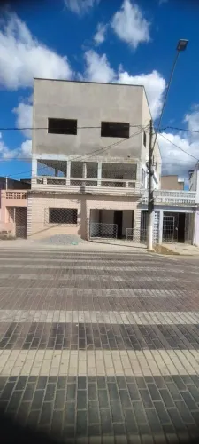 PRÉDIO RESIDENCIAL E COMERCIAL COM 3 MORADIAS + 2 SALAS COMERCIAIS| BAIXO GUANDU/ES a