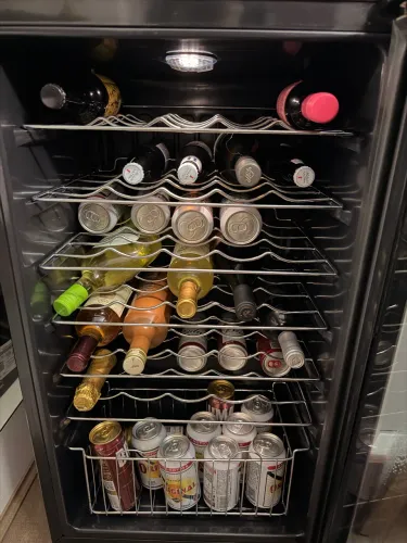 Adega climatizada Electrolux 34 garrafas