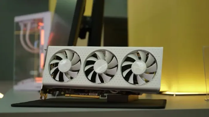 RX 7600 8GB XFX Speedster QICK308 White - 21x no cartão - Loja Física