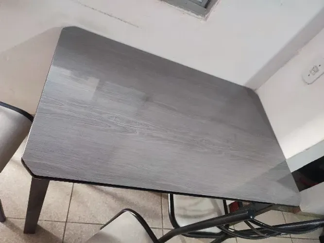 Mesa com cadeiras