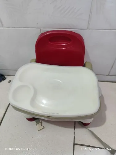 Cadeirinha de alimentacão para bebê