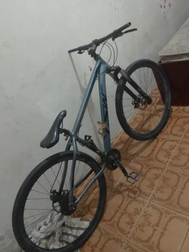 Sem corrente penel de trás furado